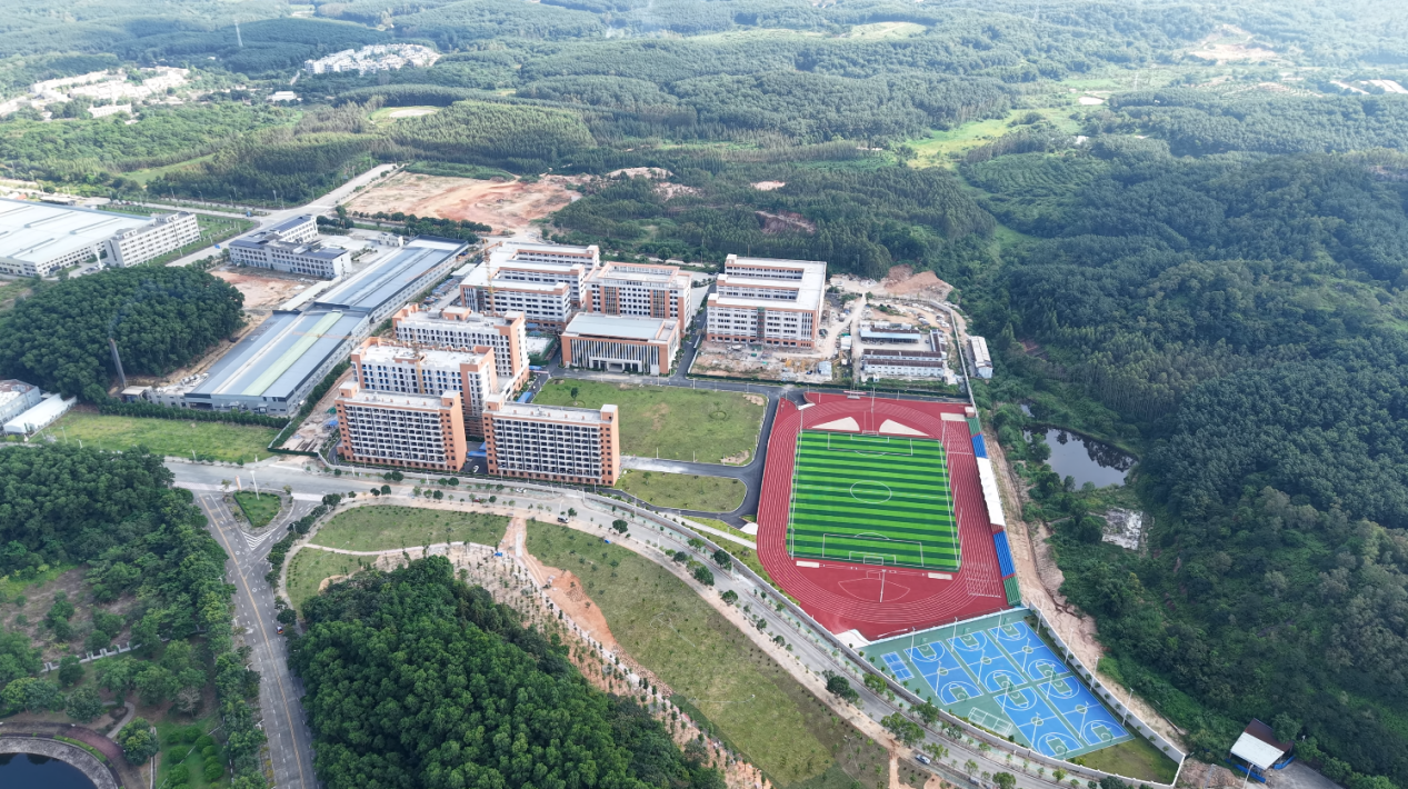 米特拉为揭阳市华南司法职业学校打造空气能热水系统