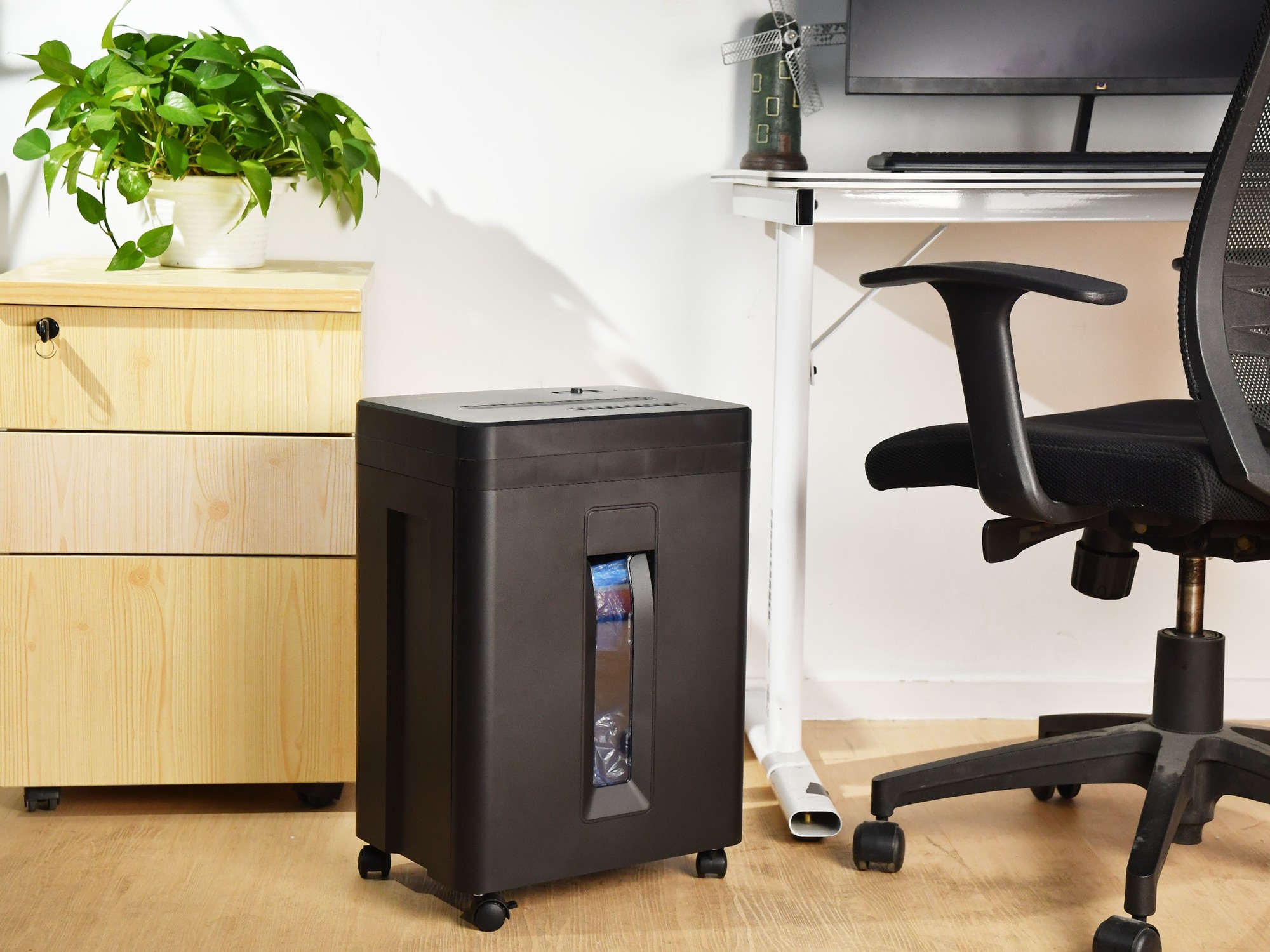 安全+效率全拉满 企业办公首选科密DS608碎纸机