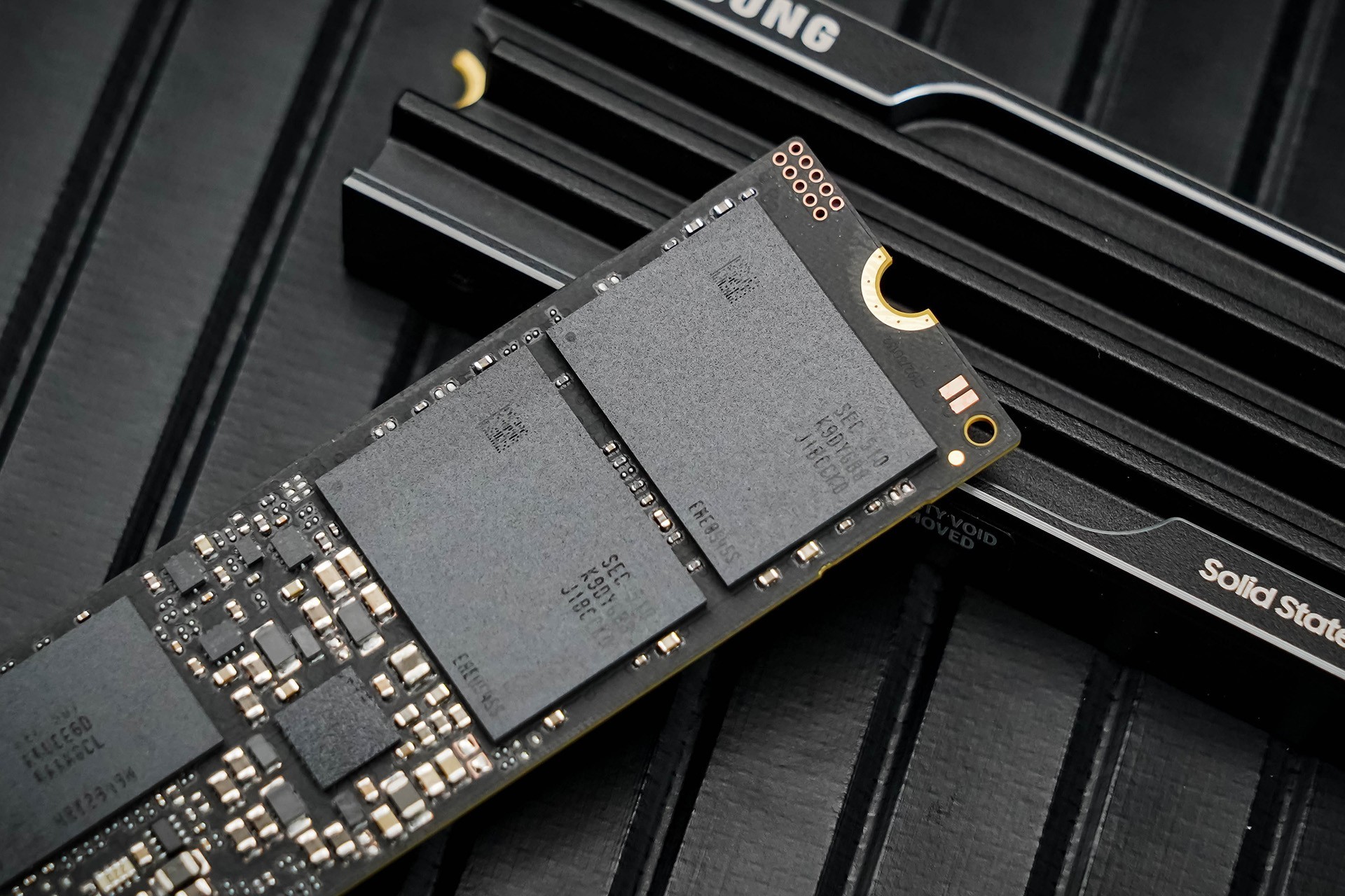 三星9100 PRO 8TB固态硬盘评测 “海纳百川”全程高能