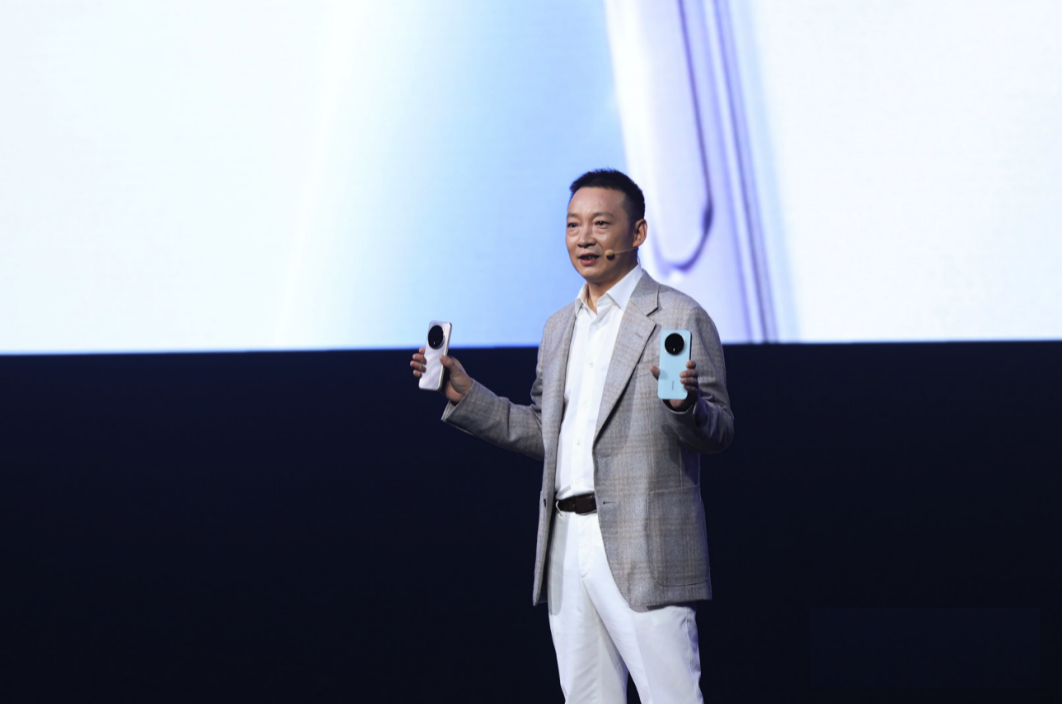 AIʱ������Ȱ������ҫ ��ʼ����ȫ��AI�ն���̬��