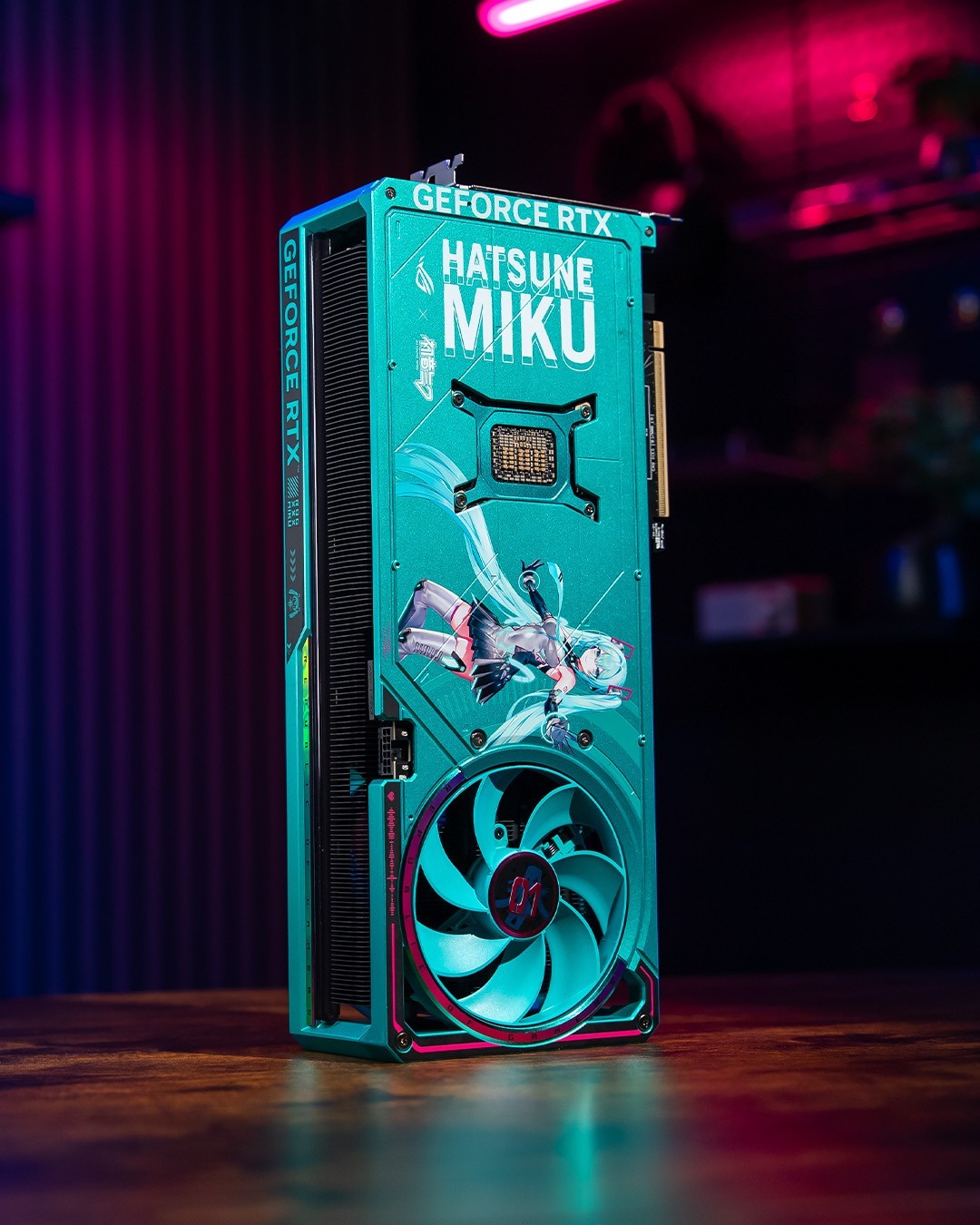 性能颜值两不误!ROG夜神RTX5080 RO姬x初音未来版显卡