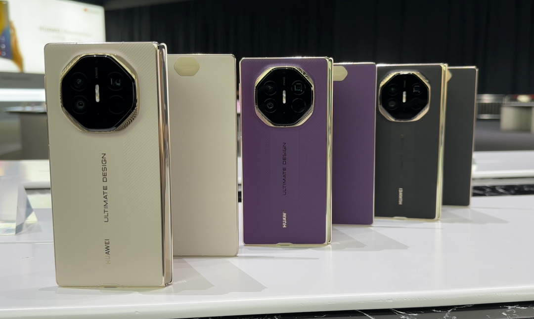 口袋中的“鸿蒙PC”来啦!华为新三折叠上手体验