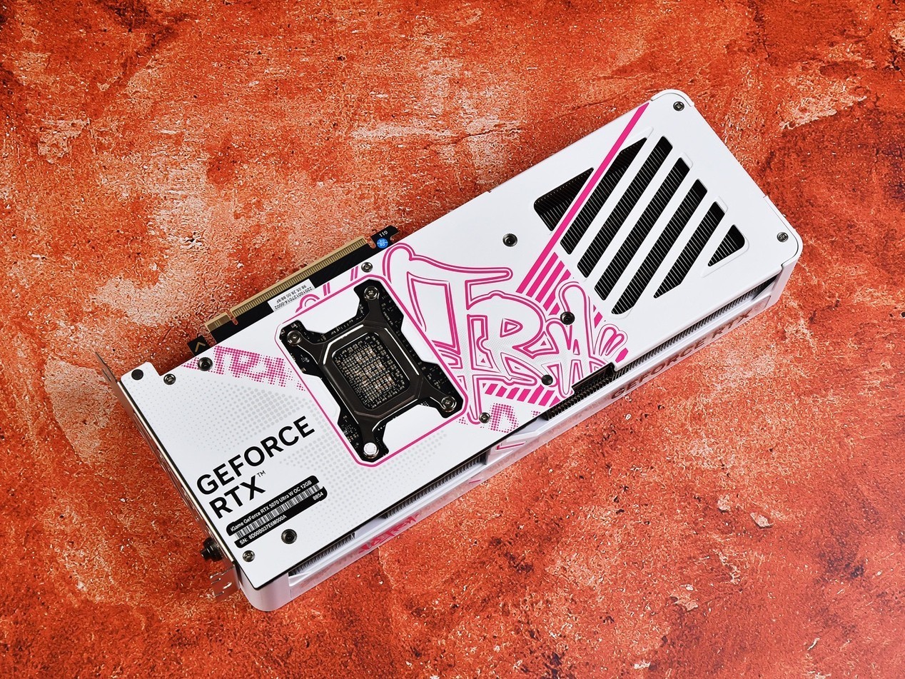 iGame RTX 5070���컷�����ԣ�·��׷��+DLSS 4.5����2K���»���