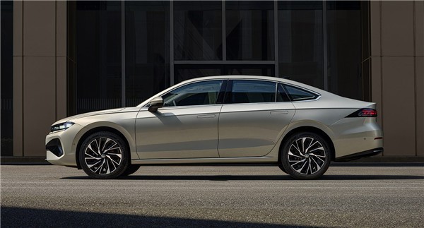 ÿ�ܳ�Ȧ�����£��´�������L����|Model Y L��������|ө���8�½�������