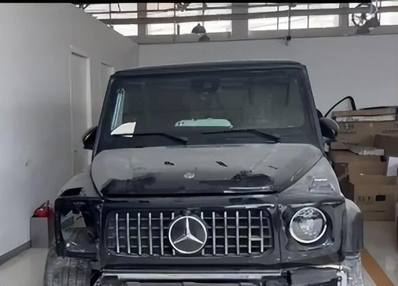 车主借百万越野车充婚车致连撞四车,好友肇事拒赔引诉讼风波