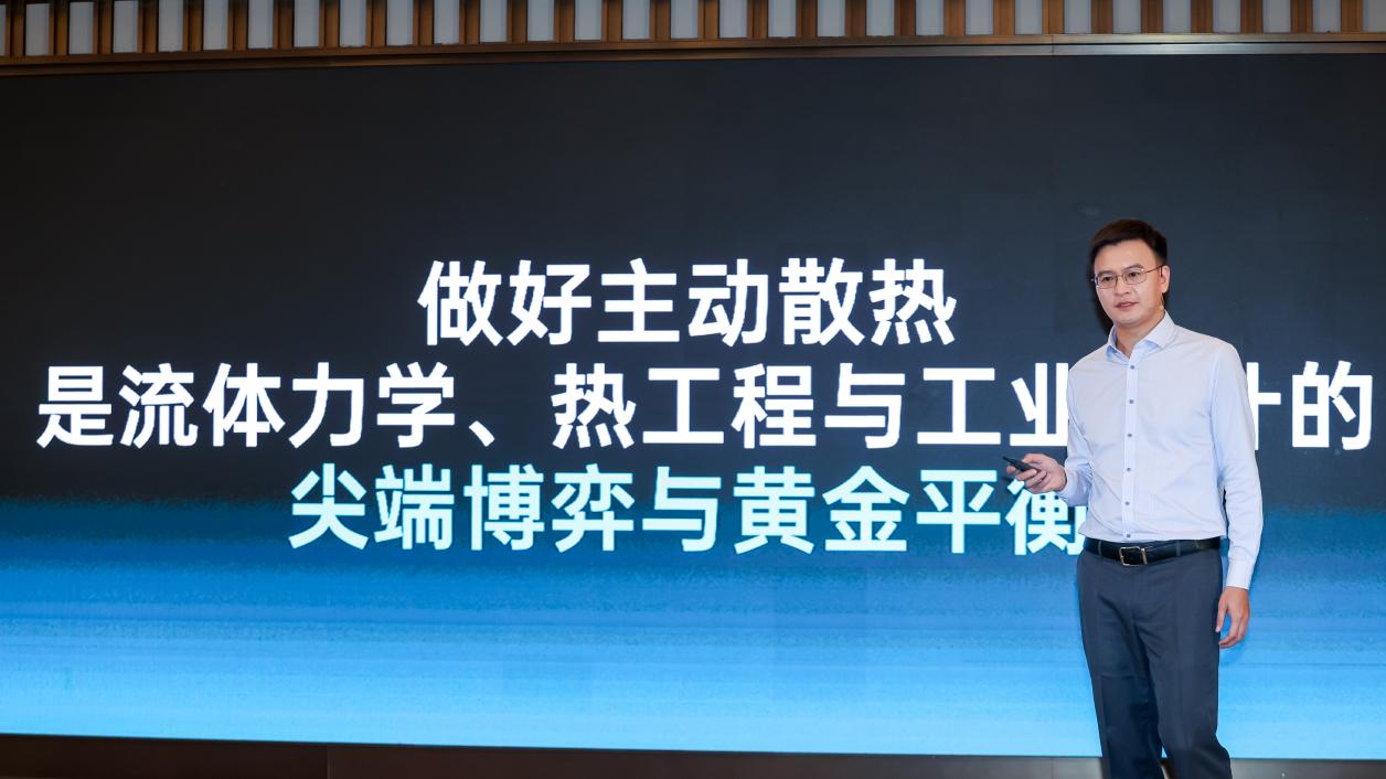 OPPO��������ɢ�����棬���쳬ǿ�ֻ�����ɢ������