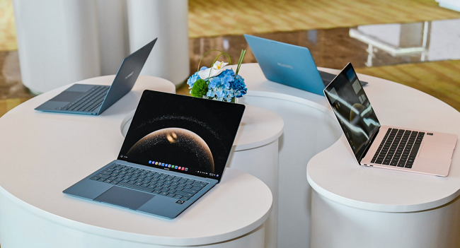 ��Ϊ���� HM940����ԤװHarmony OS V1.0���������ֻ��칫�µ���