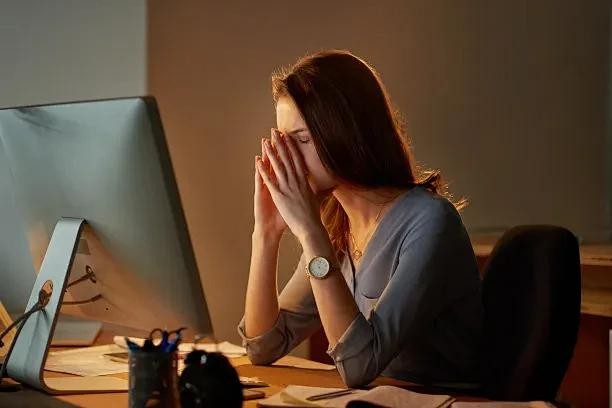 皮肤过劳，衰老预警，NMN+麦角硫因成为皱纹克星！