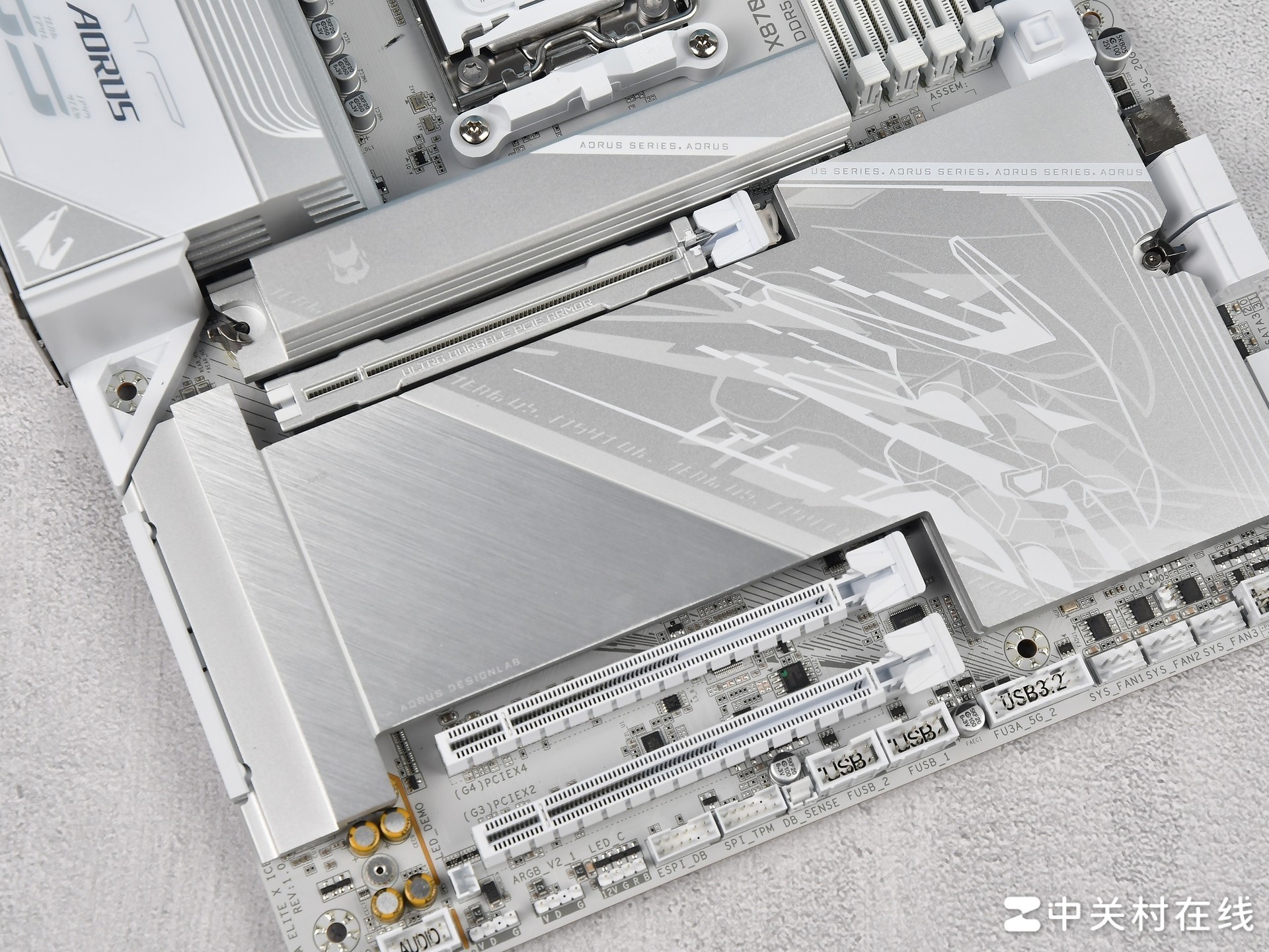 ����X870E AORUS ELITE X3D ICE������������ ���ױ��� X3D��Ѫ��������