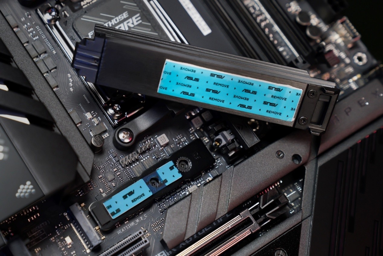 ��˶ROG X870E APEX������9850X3D��4�Ƶ��¼