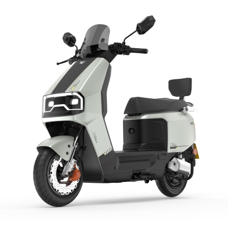 绿源 F35智能长续航高速代步电动摩托车72V23Ah石墨烯