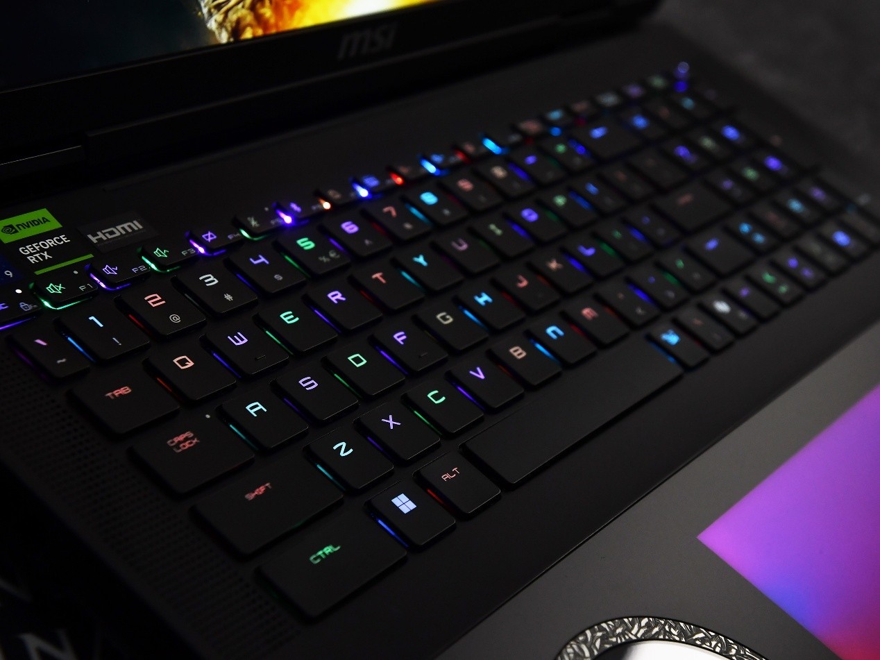 �����콢����� ΢��̩̹18 Ultra �����ذ� 2025����