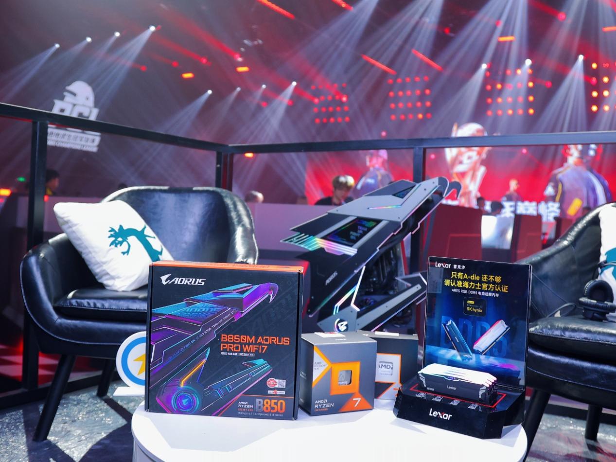 ����AORUS����2025 PCL�＾����רҵ�羺װ��������������