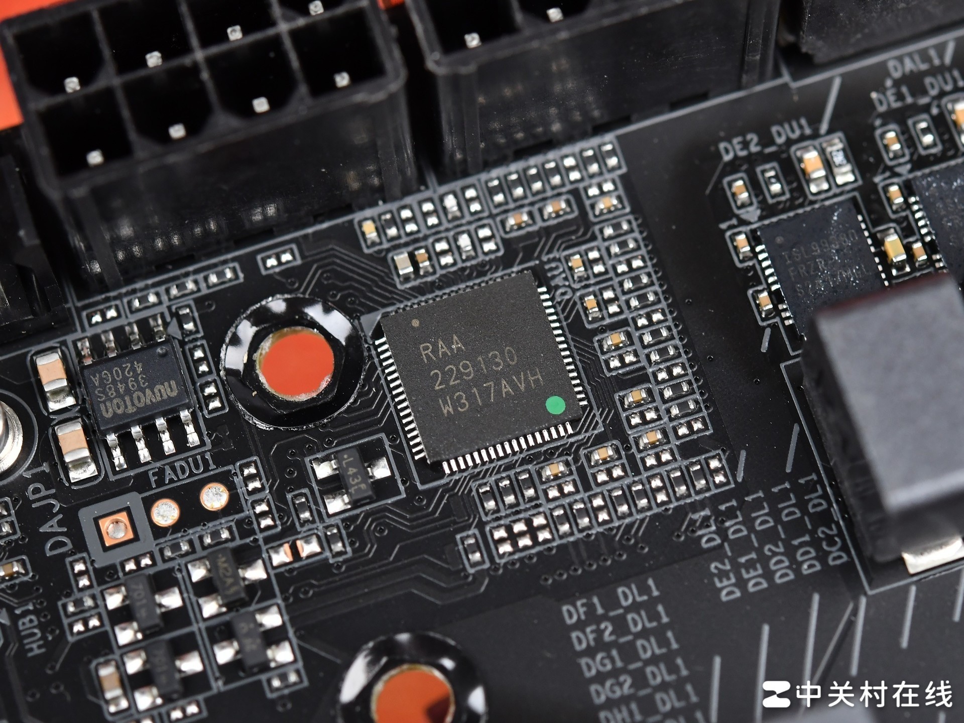 一键超频释放大脑 技嘉 Z890 AORUS ELITE WIFI7 小雕主板评测