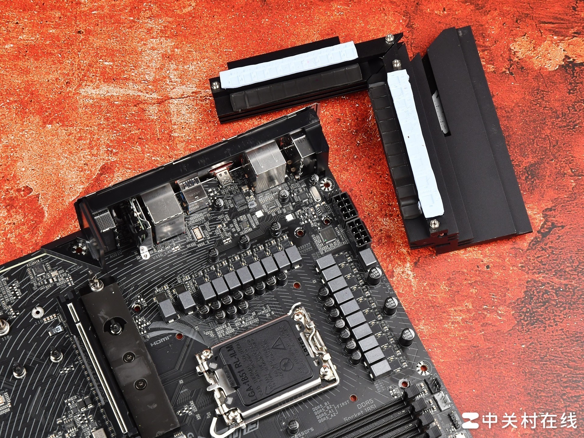 一键超频释放大脑 技嘉 Z890 AORUS ELITE WIFI7 小雕主板评测