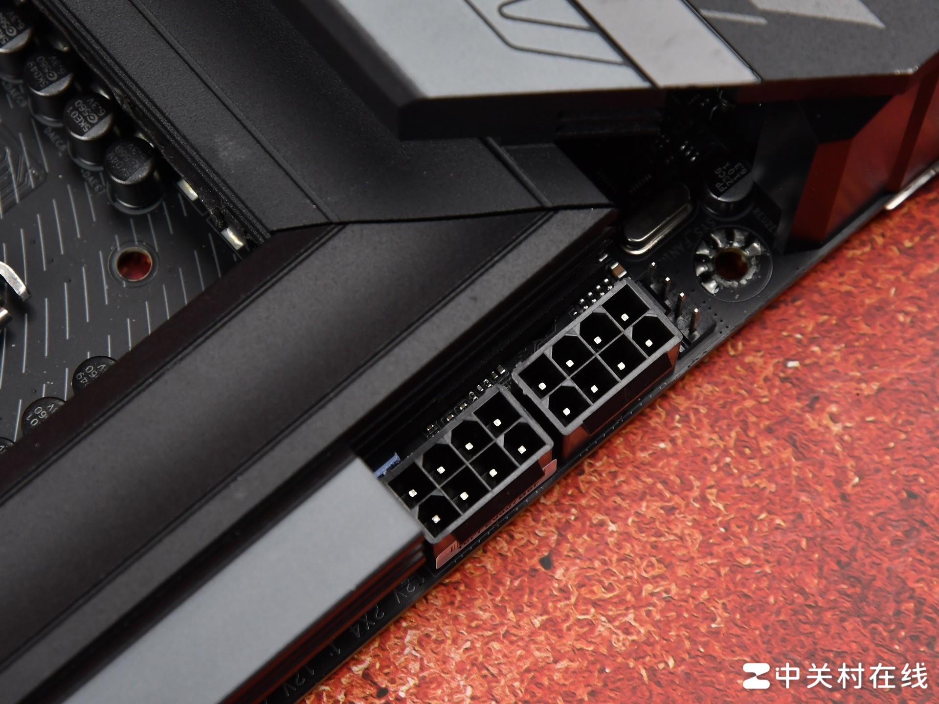 一键超频释放大脑 技嘉 Z890 AORUS ELITE WIFI7 小雕主板评测