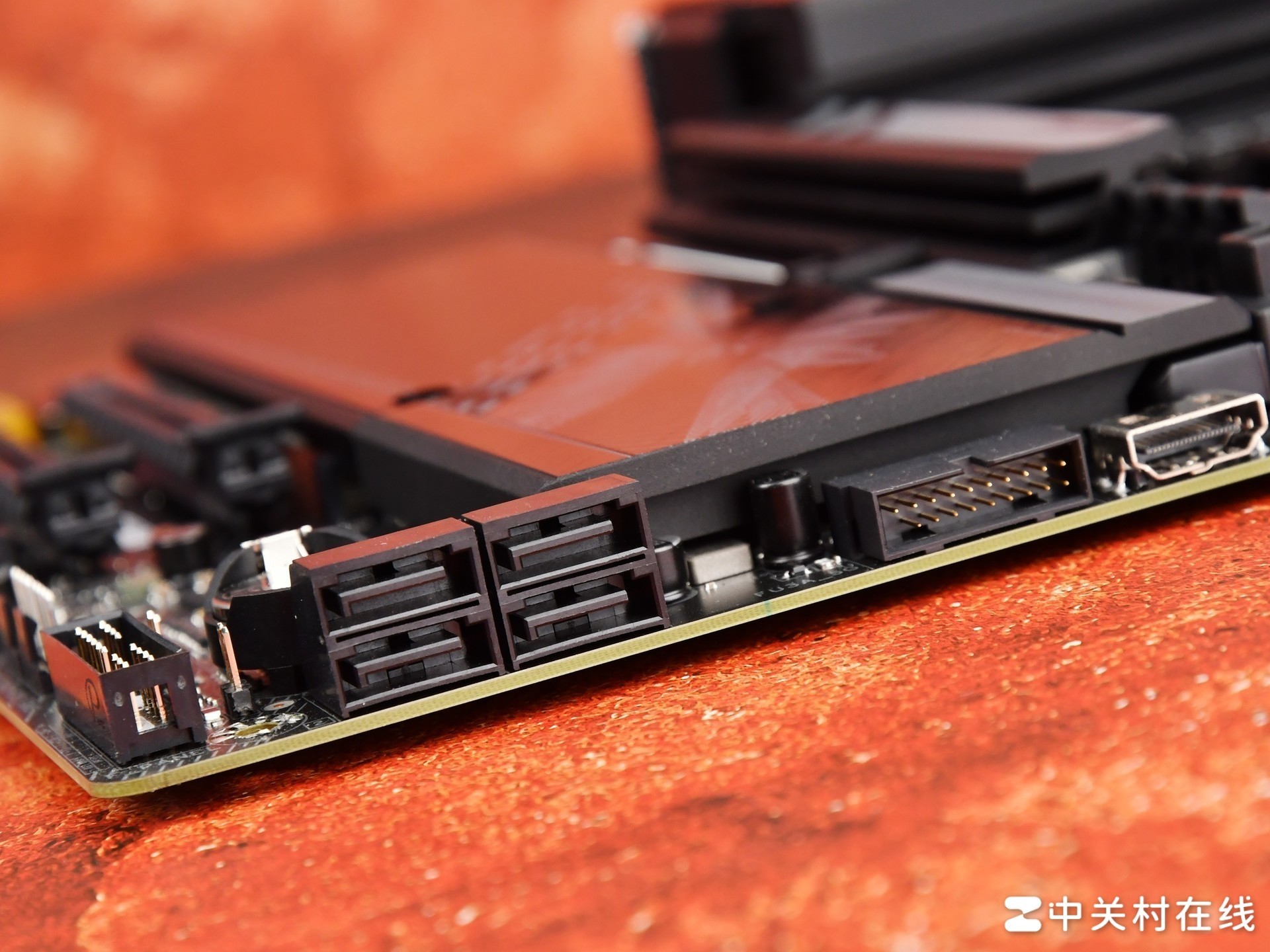 一键超频释放大脑 技嘉 Z890 AORUS ELITE WIFI7 小雕主板评测