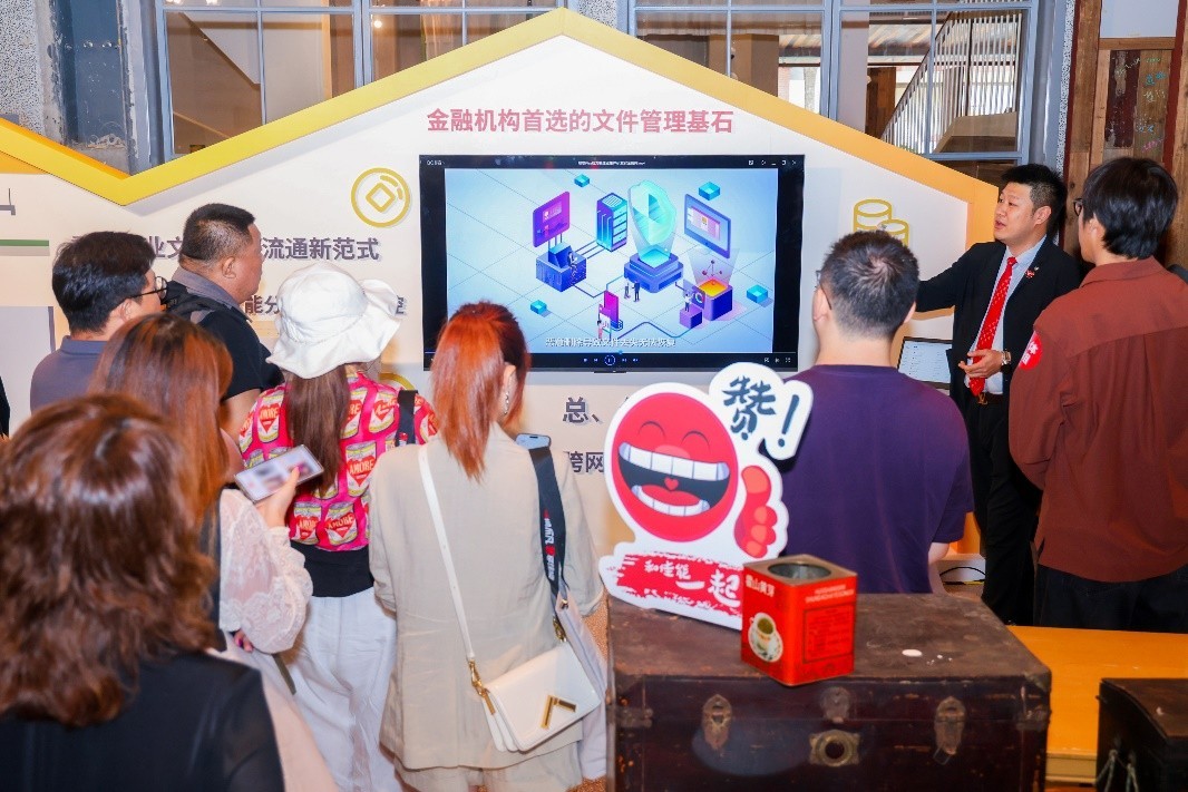 ����imageFORCEӮϵ��10����Ʒ�뷢�����Ƕ�Ԫ�칫�����ƶ���ҵ��Чǰ��