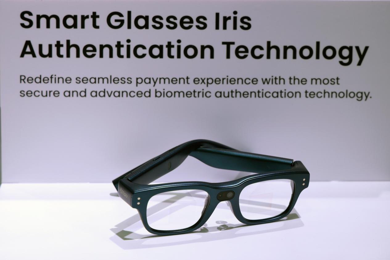 魅族StarV眼动方案探索版概念机(Concept ET)亮相,开启交互型消费新纪元