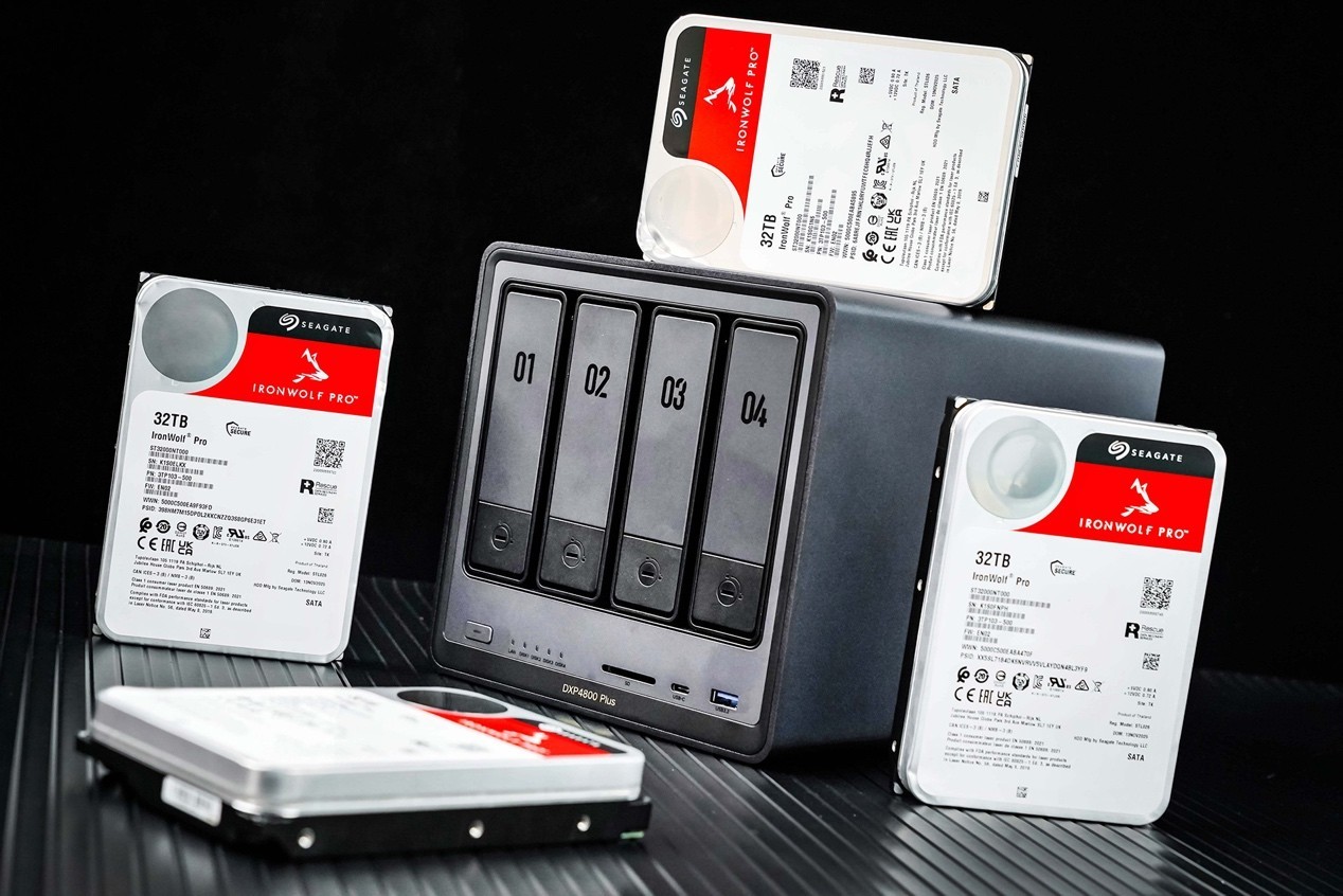 ϣ�ݿ���Pro�交Ӳ��32TB���� ����λNASȫ�̸���