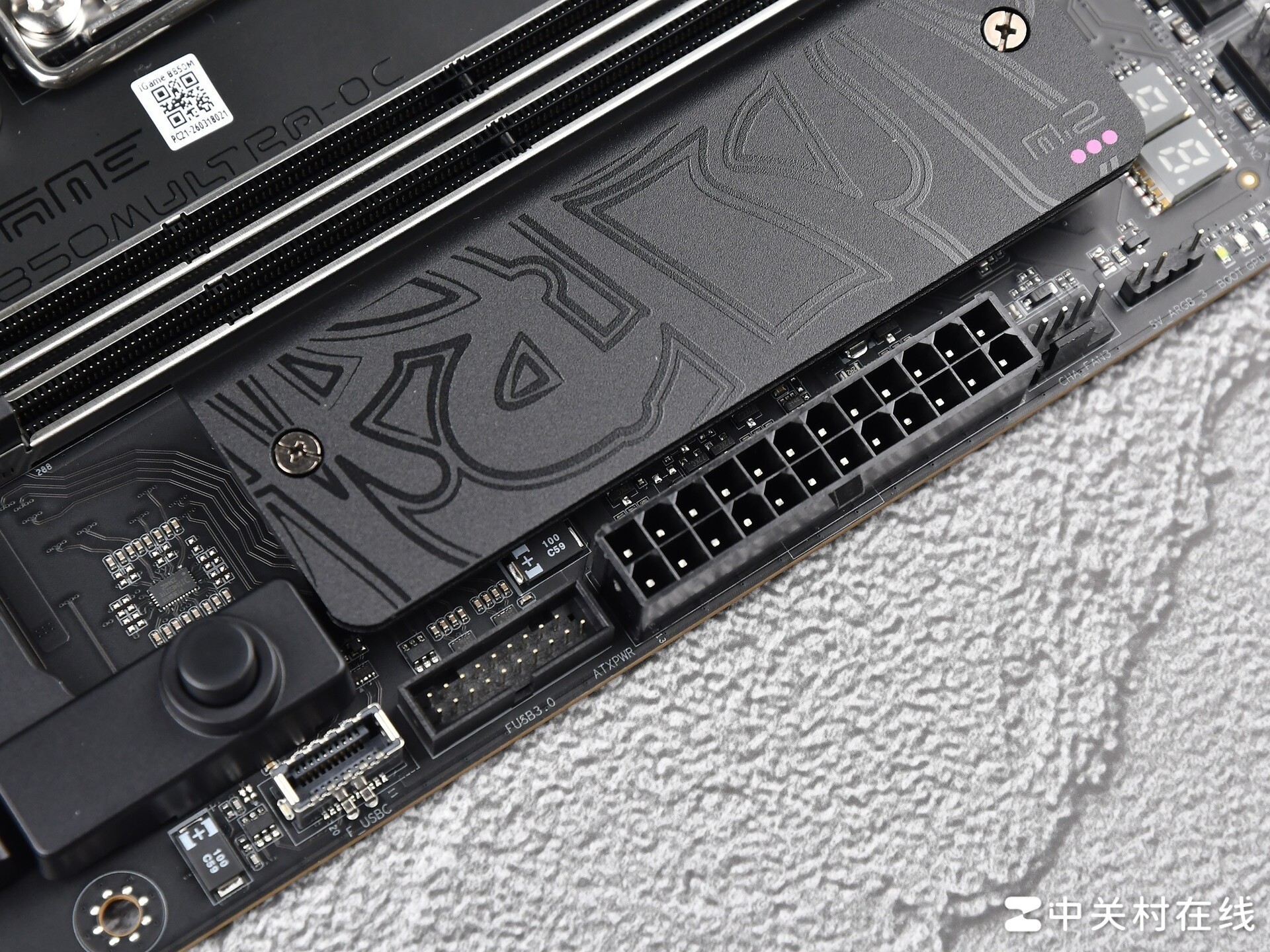 七彩虹iGame B850M ULTRA-OC V14主板评测 嘻哈潮酷 干元级X3D超频黑马