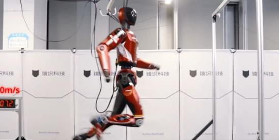 人形机器人行业迎里程碑时刻,微美全息“具身智能机器人”引领AI技术引擎!