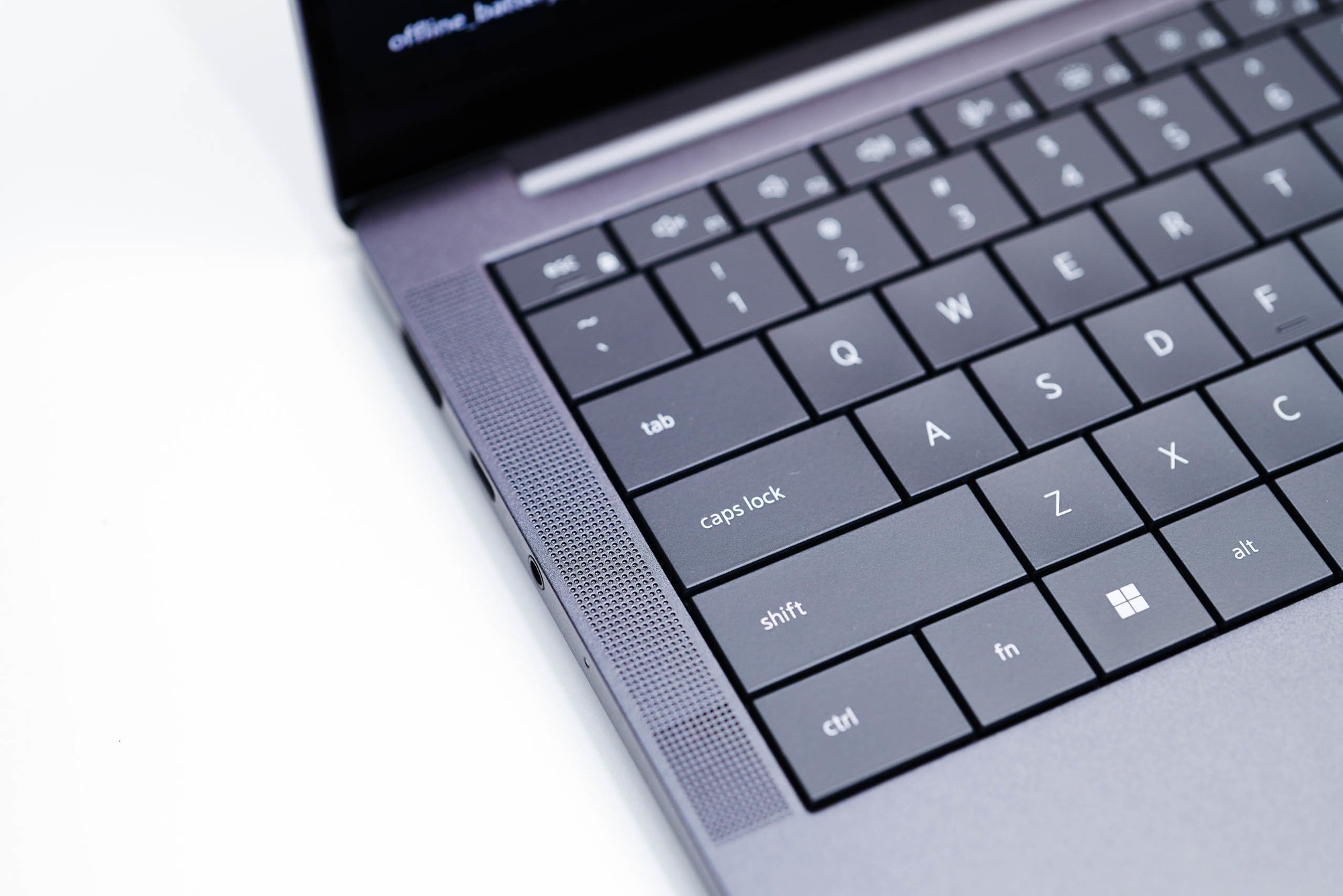 双层OLED触控屏观感惊艳!上手体验戴尔Pro 14 Premium