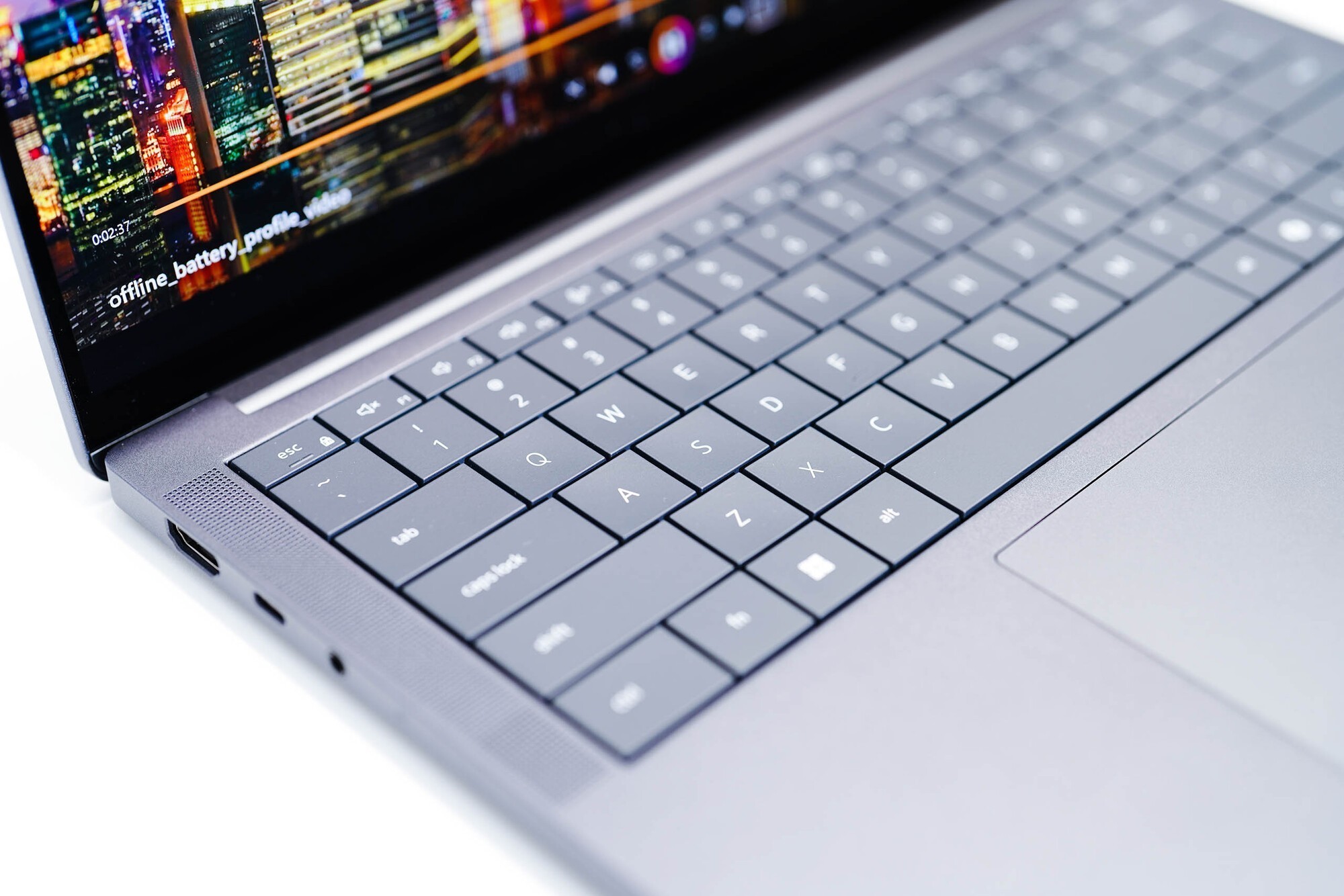 双层OLED触控屏观感惊艳!上手体验戴尔Pro 14 Premium