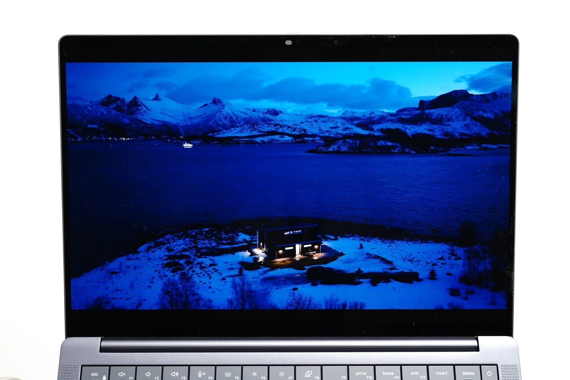 双层OLED触控屏观感惊艳!上手体验戴尔Pro 14 Premium