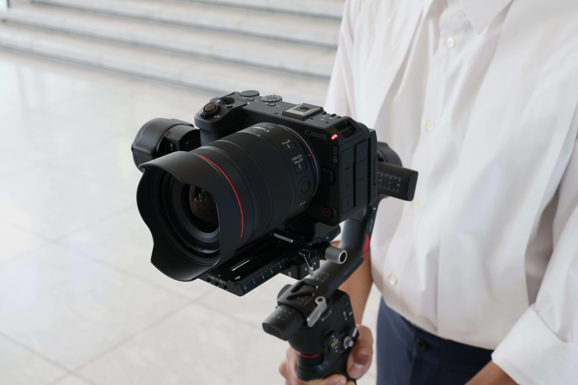 ���ܷ���������Ƶ��EOS R6 V