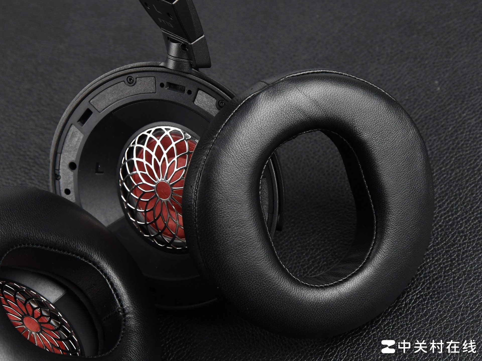 不到旗舰价,玩出旗舰感:飞傲FT13木碗动圈耳机深度体验