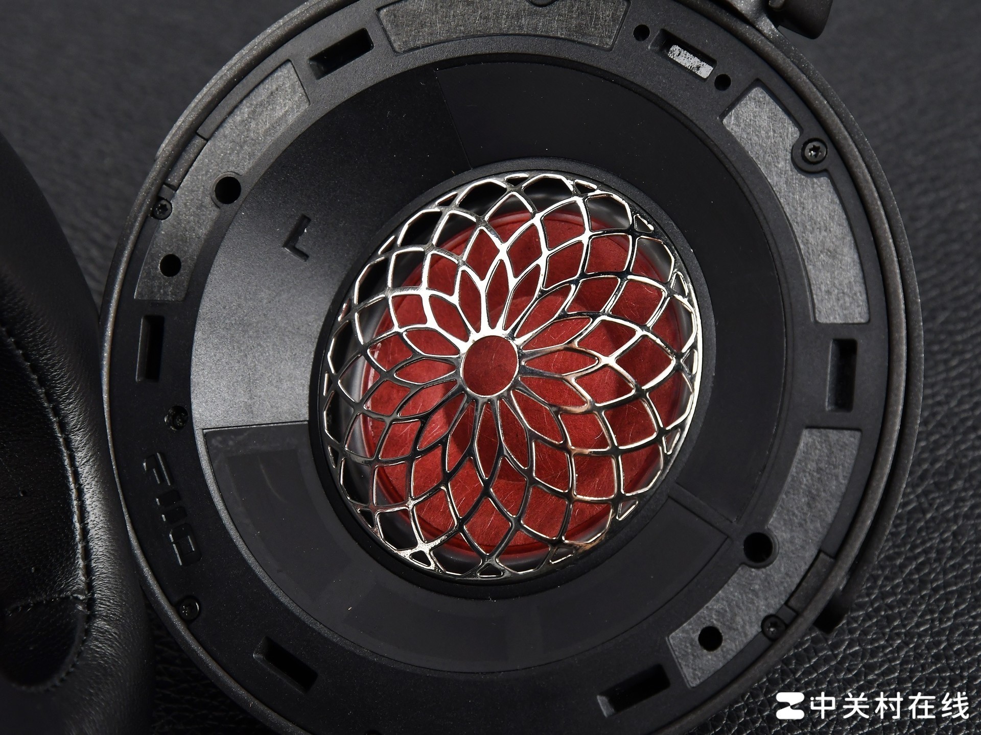 不到旗舰价,玩出旗舰感:飞傲FT13木碗动圈耳机深度体验