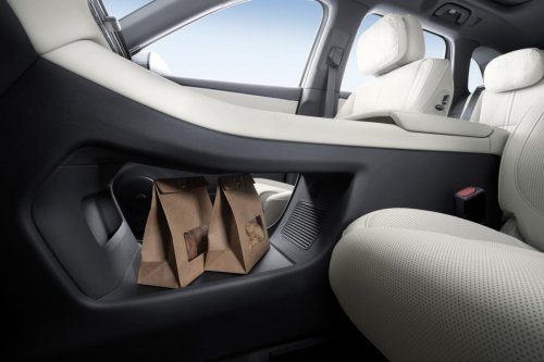 智驾好的中大型suv推荐:红旗HS6PHEV舒适实用双在线