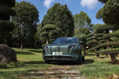 智驾好的中大型suv推荐:红旗HS6PHEV舒适实用双在线