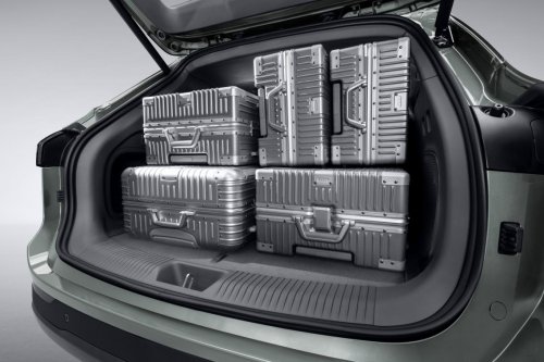 智驾好的中大型suv推荐:红旗HS6PHEV舒适实用双在线