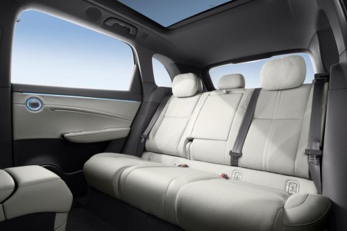 智驾好的中大型suv推荐:红旗HS6PHEV舒适实用双在线