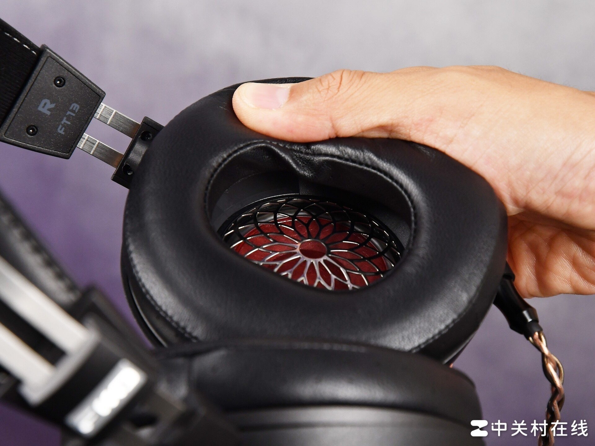 不到旗舰价,玩出旗舰感:飞傲FT13木碗动圈耳机深度体验