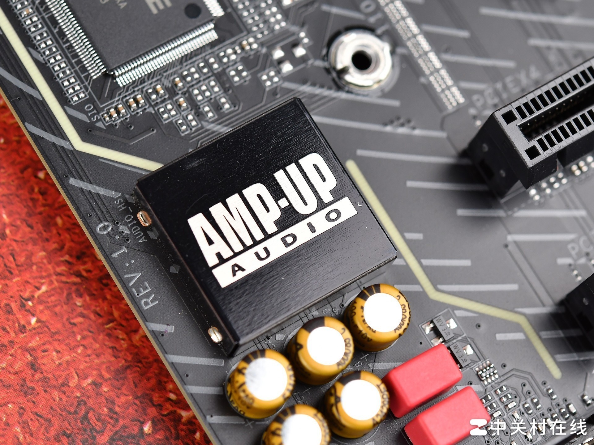 一键超频释放大脑 技嘉 Z890 AORUS ELITE WIFI7 小雕主板评测