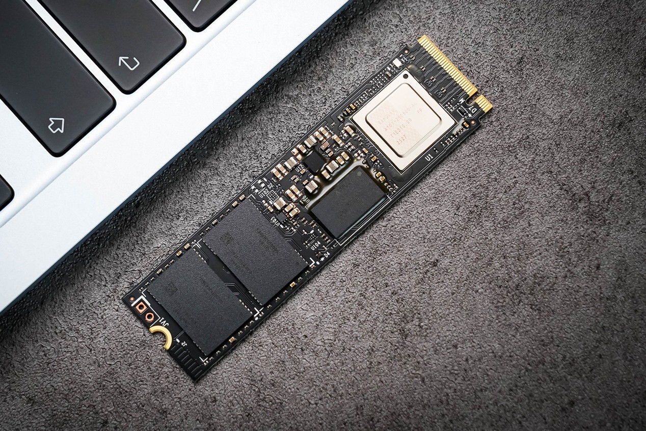 PCIe 5.0 SSD顶配之作：SANDISK Optimus GX PRO 8100 NVMe SSD评测