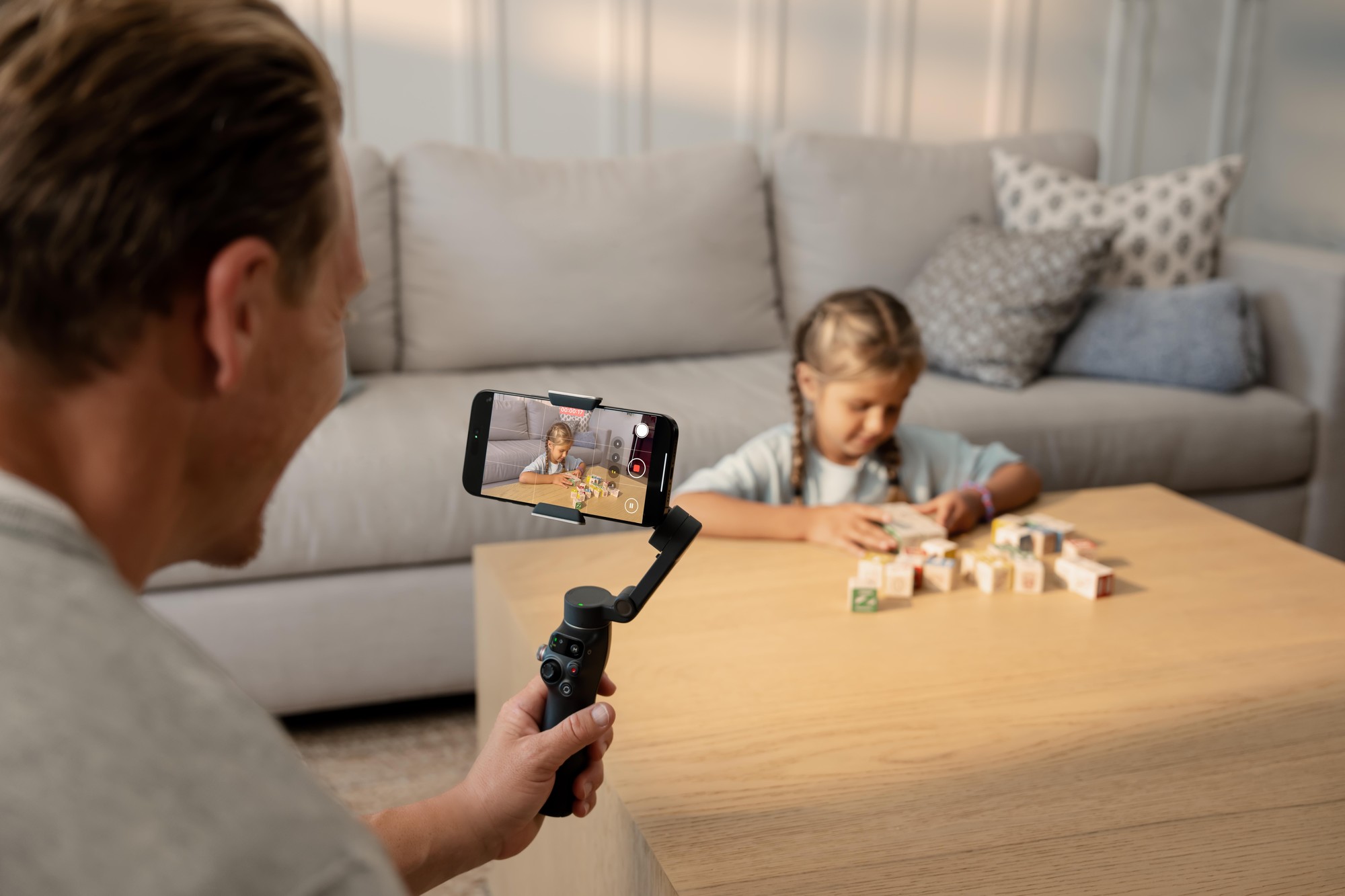��DJI Osmo Mobile 8ȫ������׼�����ֻ��ȶ�����ʽ�������ۼ�898 Ԫ��