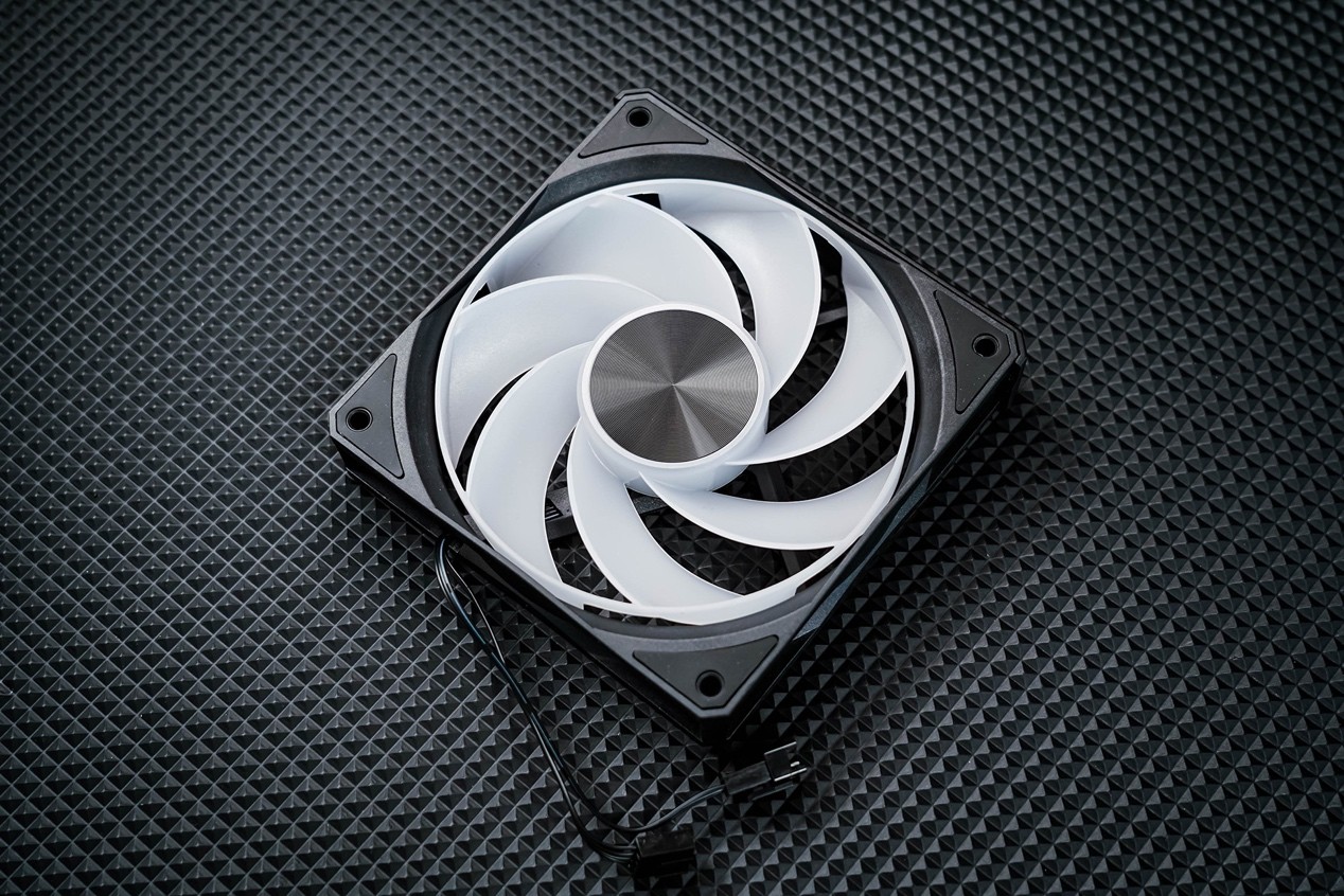 ����GX612Duo˫��ɢ�������� ǿѹ����9 9900X