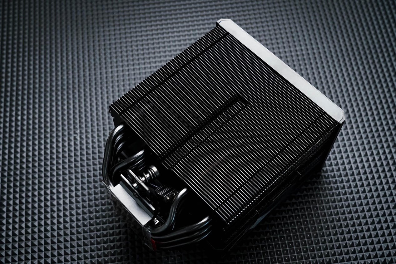 ����GX612Duo˫��ɢ�������� ǿѹ����9 9900X