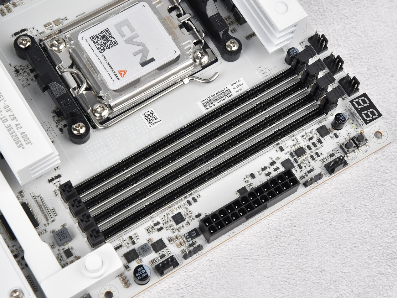 ߲ʺX870E ARK⣺ͷX3DҰ޵Ĵ콢