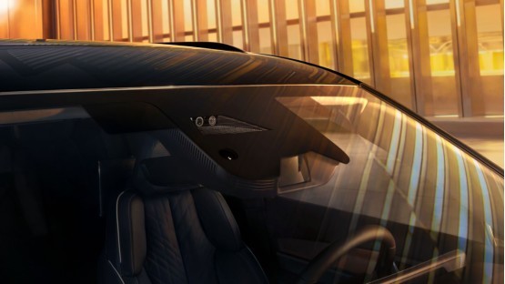 2026年大型纯电豪华SUV,蔚来ES8、问界M9、凯迪拉克凯威德,谁更值得选?