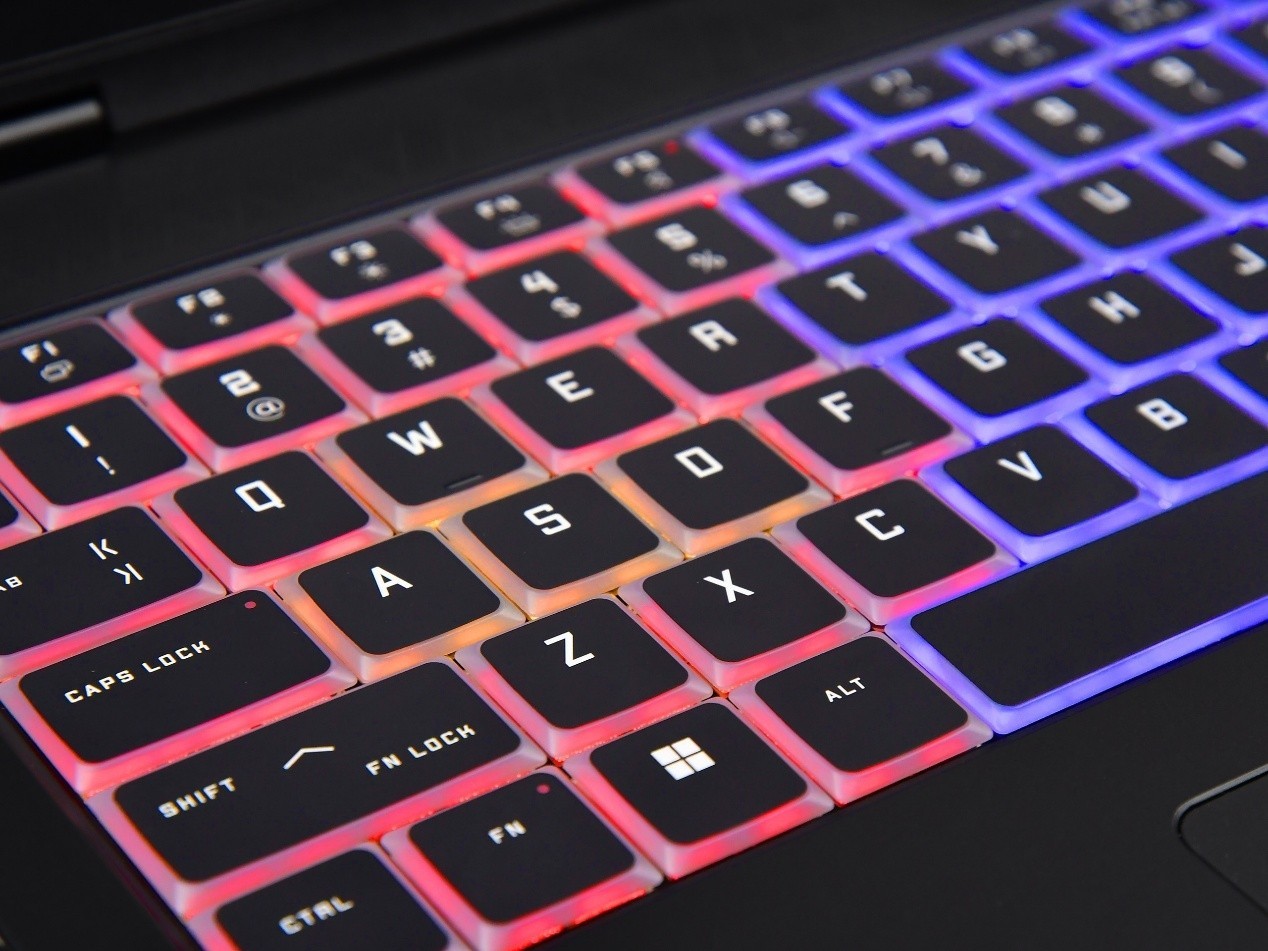 高能又安静 RTX5060游戏本体验天花板 暗影精灵MAX评测