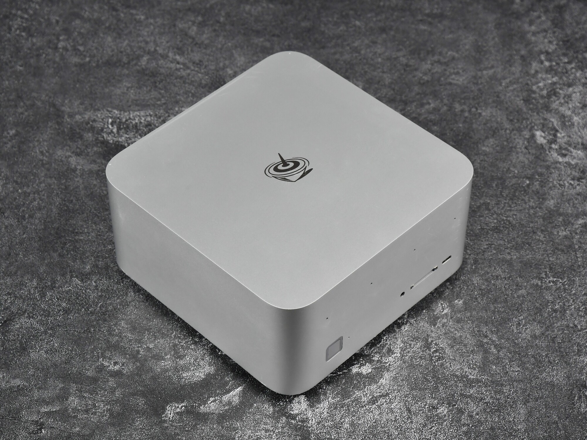 零刻GTR9 Pro迷你AI工作站