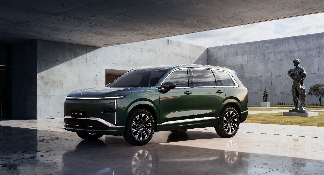 10������ԴSUV���ǹ�L��ɽ��L7 PLUS���ô�ռ�ѡ��̨��