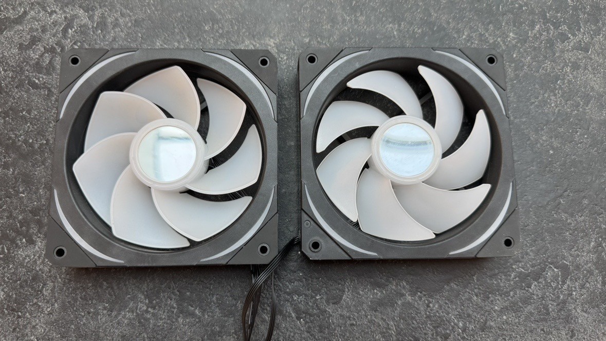 机箱风道优化指南:前置/顶置/后置风扇怎么装散热效率最高?