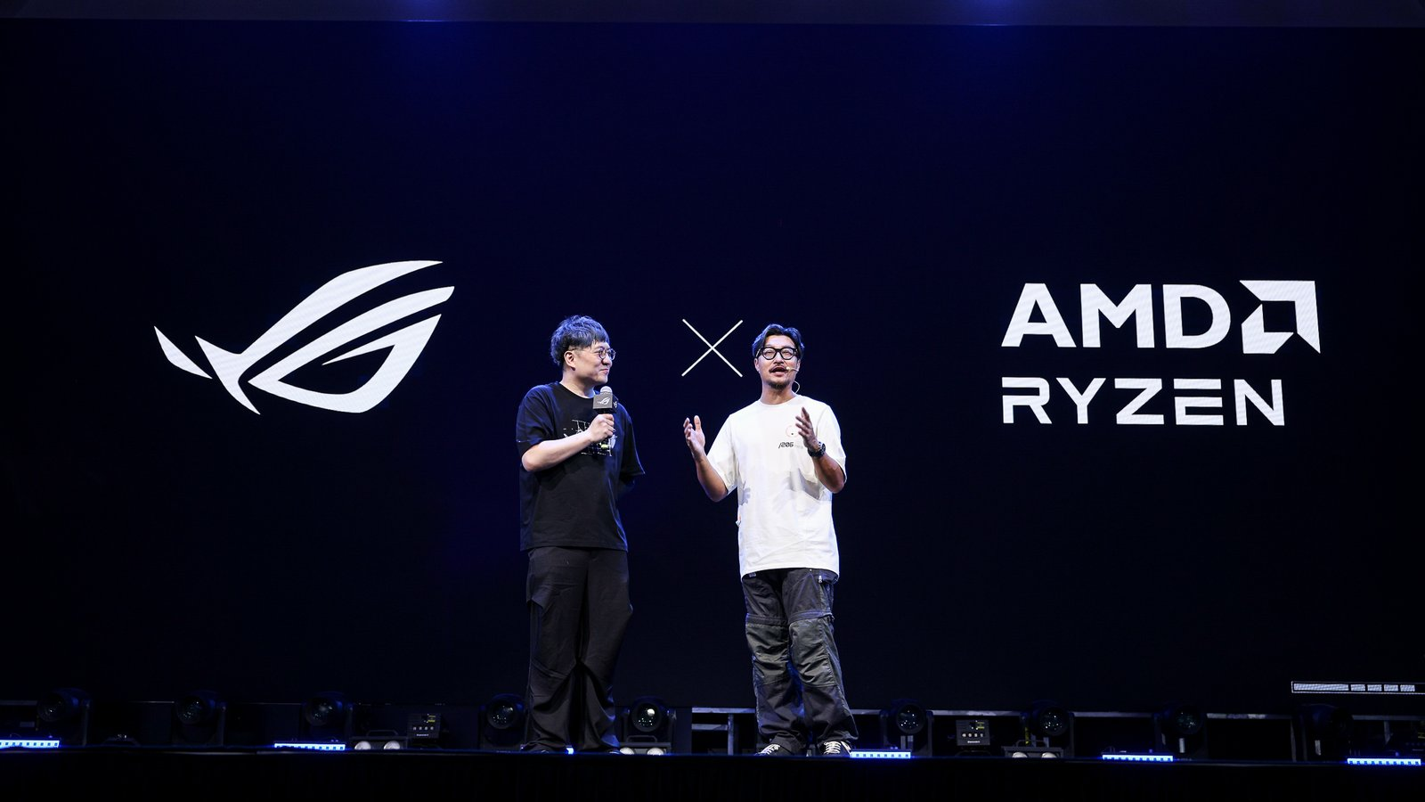 热爱燃启，破界联名！华硕xT1联名显卡亮相ROG2026新品发布会