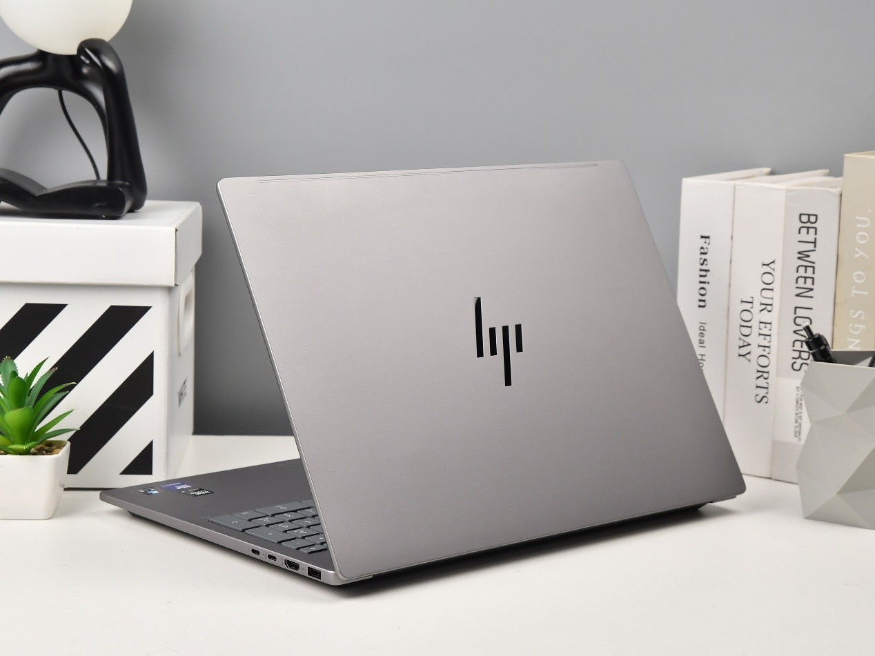 惠普星Book Pro 16评测 第三代Ultra与80W性能释放 游戏级轻薄本实力